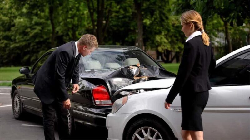 How soon after a car accident should I contact a lawyer