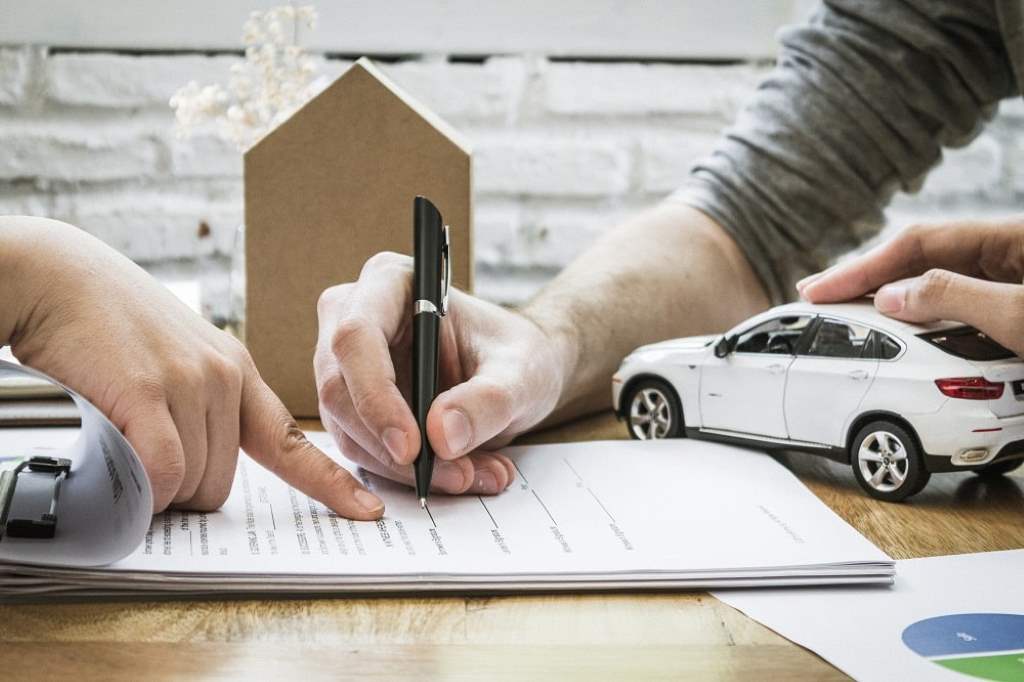 How to Switch Car Insurance Companies Mid-Policy Without a Hitch